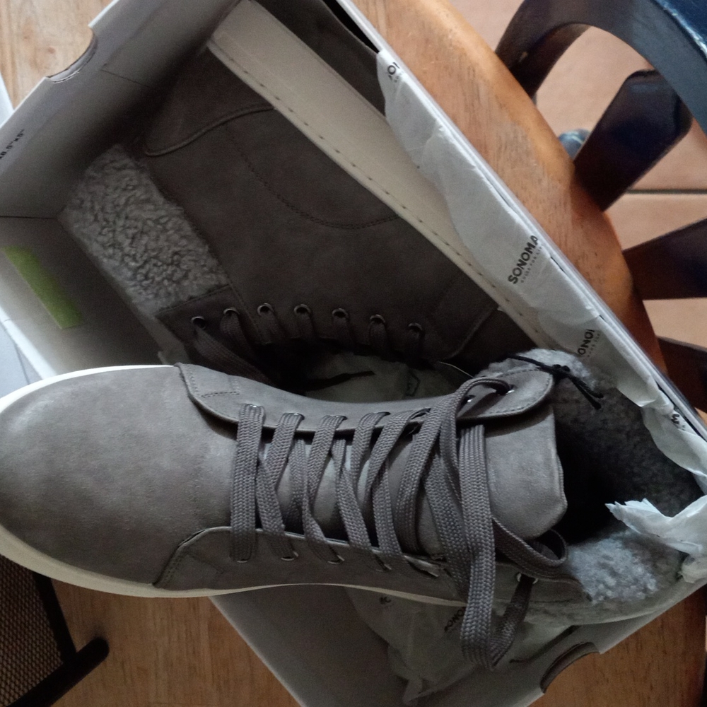 NWOT High tops Faux fur sonoma sneakers